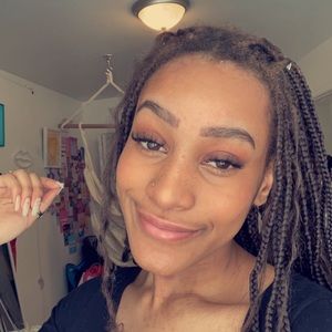 Meet your Posher, Alina